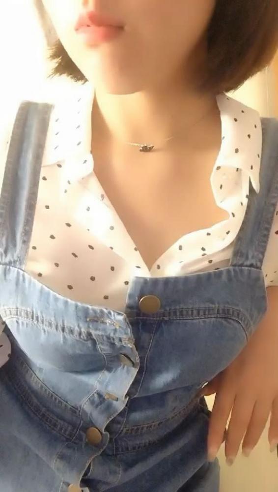 直播大秀录制专区性感翘臀身材肉肉妹子诱惑秀 脱内裤漏逼逼大屁股扭动起来很是诱人 很是诱惑喜欢不要错过-福利好好看