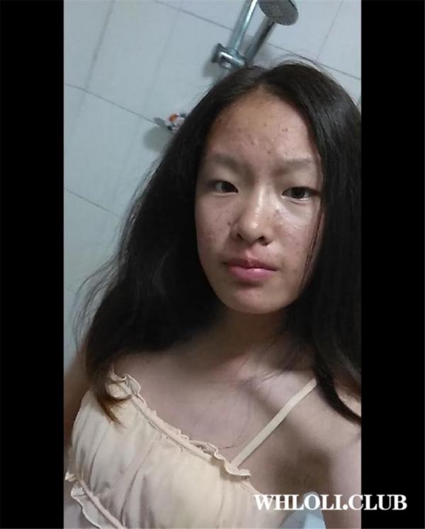 艺校妹子自拍之脸上长青春痘的学生妹子浴室自拍[3V]-福利好好看