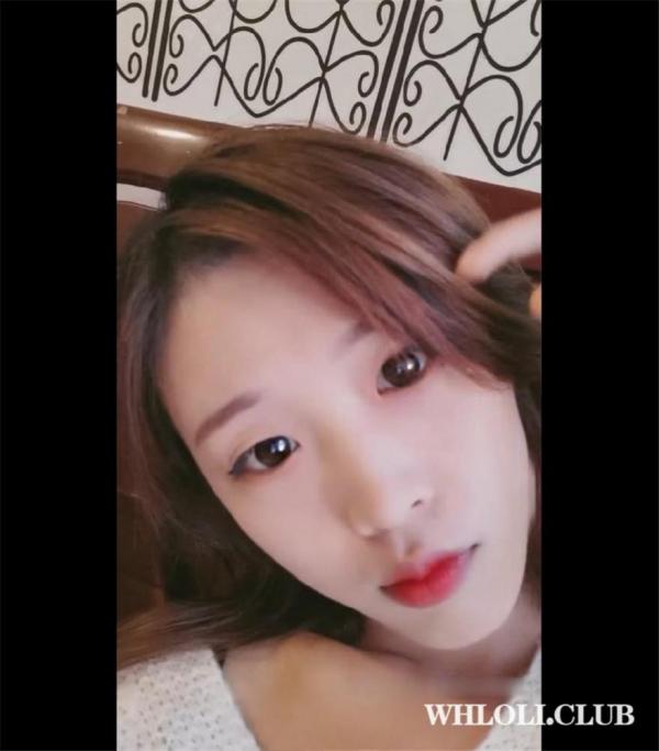 高颜值苗条身材妹子扭动身体慢慢脱掉 黑色网袜床上扣逼喷水再到桌子上玩-福利好好看