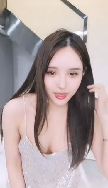 直播大秀录制专区-高颜值长相甜美舞蹈学院妹子脱衣舞诱惑 吊带装边扭边脱…-福利好好看