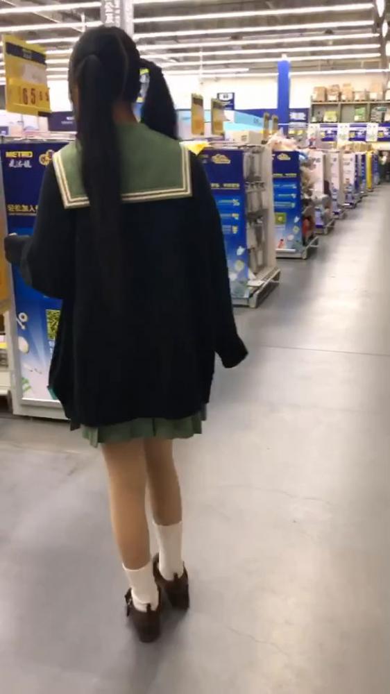 微博网络红人专区-最近很火的微博红人@洛丽塔穿着性感内衣诱惑高价定制外…-福利好好看