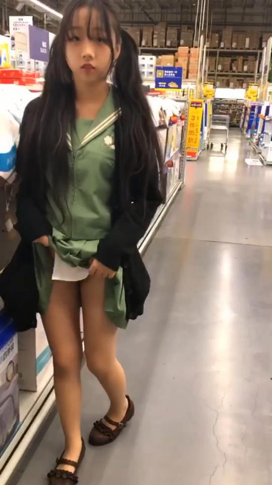 微博网络红人专区-最近很火的微博红人@洛丽塔穿着性感内衣诱惑高价定制外…-福利好好看