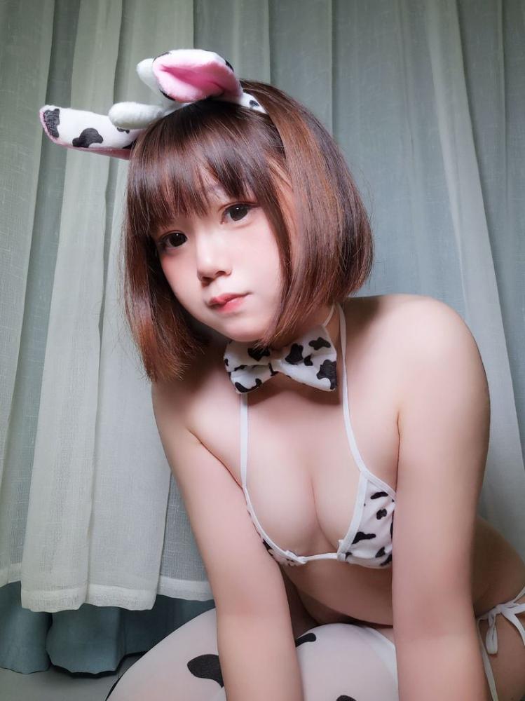 微博网络红人专区-网络红人@[きょう肉肉]セクシー乳牛  原版高清1V8P-福利好好看