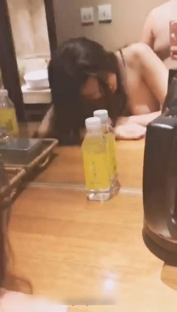 高颜值美女主播苏然和刷了很多礼物的土豪粉丝啪啪 真羡慕那个操她的男人!-福利好好看