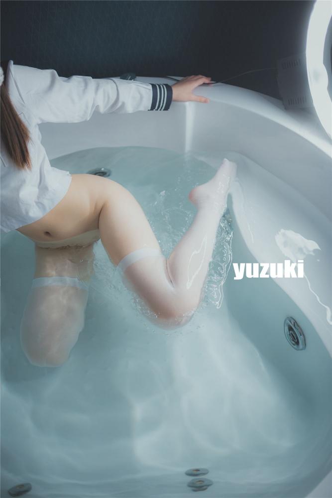 极品网红柚木写真VIP会员版 萝莉白虎软妹子泡泡条纹袜视频+图包合集-福利好好看