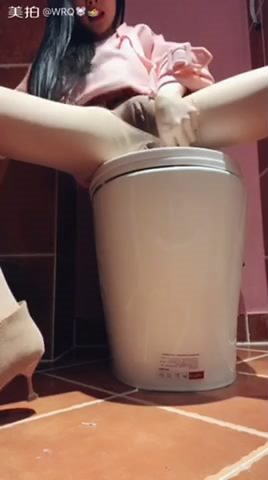 长得超清纯的妹子洗手间马桶上撕开肉丝自慰骚话 听呻吟声都硬了[33.85M]-福利好好看