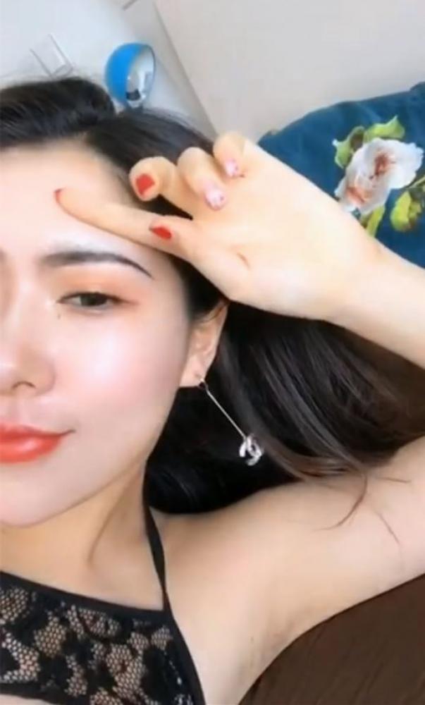 撸管推荐女神思瑞性感黑色蕾丝情趣大尺度与狼友互动对白清晰[886.39M]-福利好好看