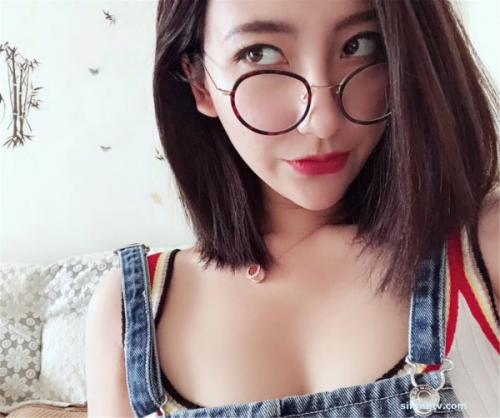 白富美流出-神颜骚货美女与巨屌男口活啪啪露脸-福利好好看