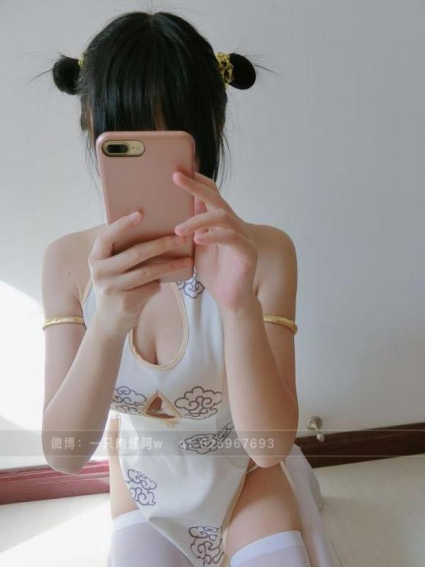 微博红人@一只肉酱阿-旗袍原版高清（1V59P）-福利好好看