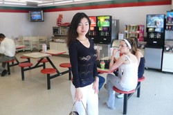 网红萝莉良家-美乳少妇温哥华街头露点自拍图包[44P/37MB]-福利好好看