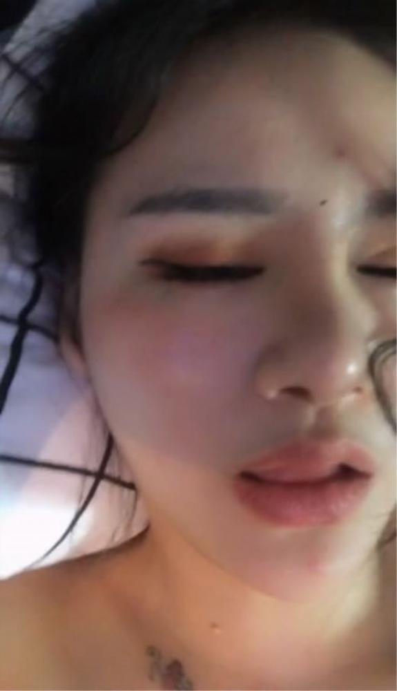 性感妖艳美女主播情趣齐B小短裙脱光光窗边道具暴菊按摩器自慰大秀很是诱惑[818.60M]-福利好好看