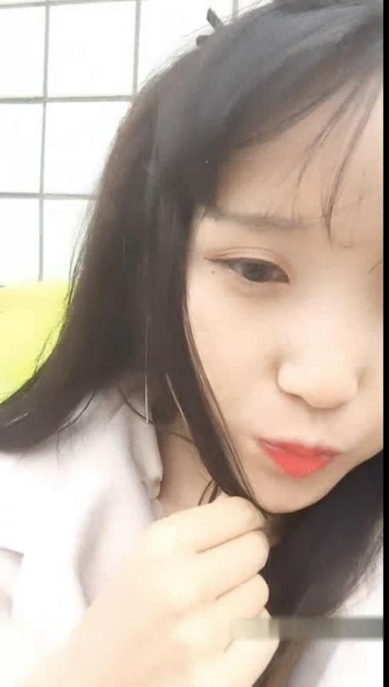 小姐姐平台叫过分入迷的萝莉漂亮主播收费大秀 跳蛋插穴很诱人就是家里有点乱[551.71M]-福利好好看