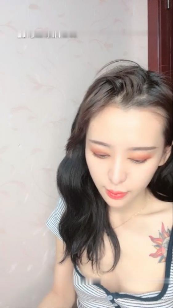 直播大秀录制专区-颜值不错大美妞直播大秀 身材也棒 自慰掰穴十分诱人-福利好好看