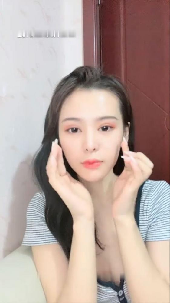 直播大秀录制专区-颜值不错大美妞直播大秀 身材也棒 自慰掰穴十分诱人-福利好好看