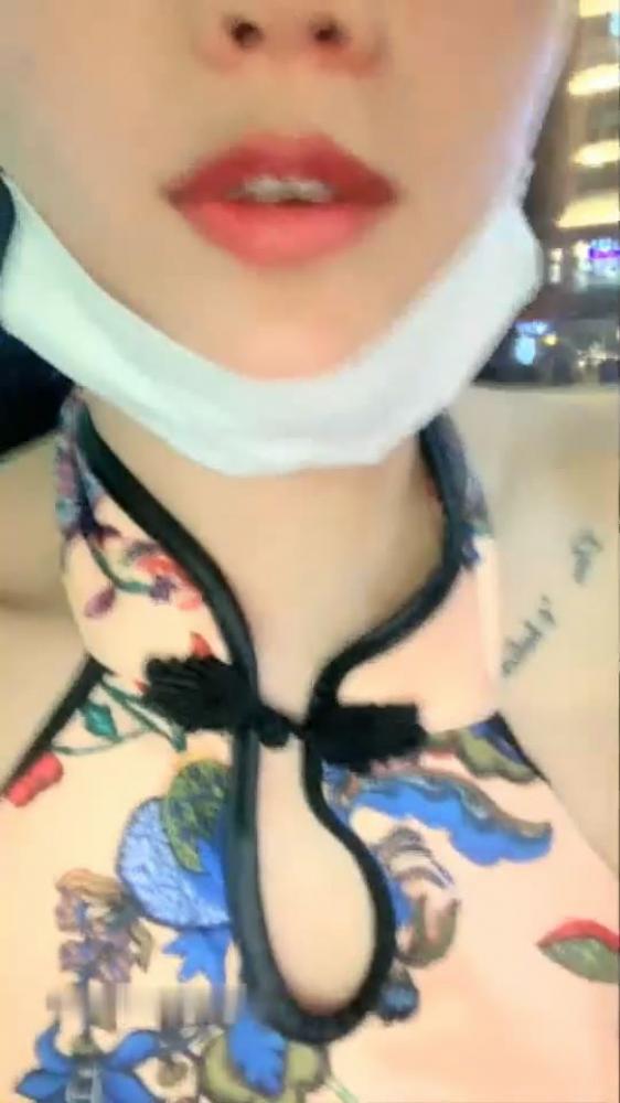 骚气大奶妹子坐摩的去按摩店 全裸推油逼逼塞着跳蛋一直呻吟勾引男技师 很是诱惑喜欢不要错过[1.28G]-福利好好看