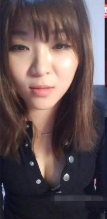 [皮卡丘的馒头]正宗的馒头逼，鼓鼓的，扒开逼反光-福利好好看