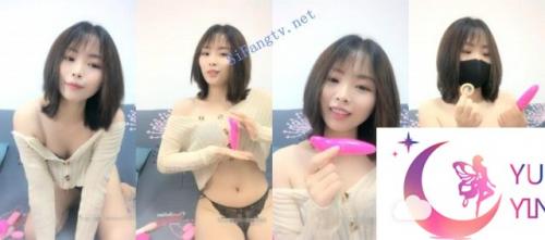 广东清纯短发美女[可口小甜馨]首开密码房多种道具自慰-福利好好看