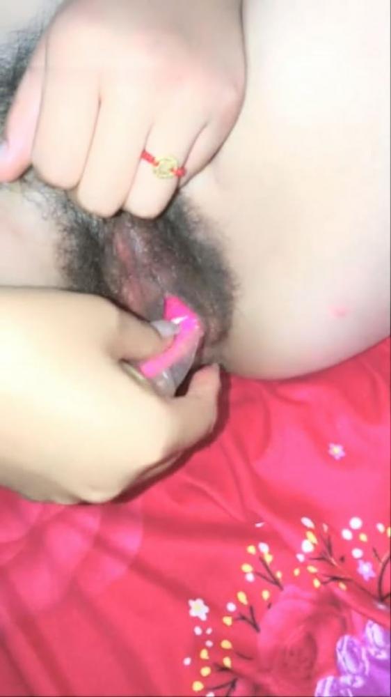 颜值不错卷发妹子和闺蜜双女秀舔奶头舌吻跳蛋塞逼逼毛毛非常浓密诱人很是诱惑喜欢不要错过[262.17M]-福利好好看