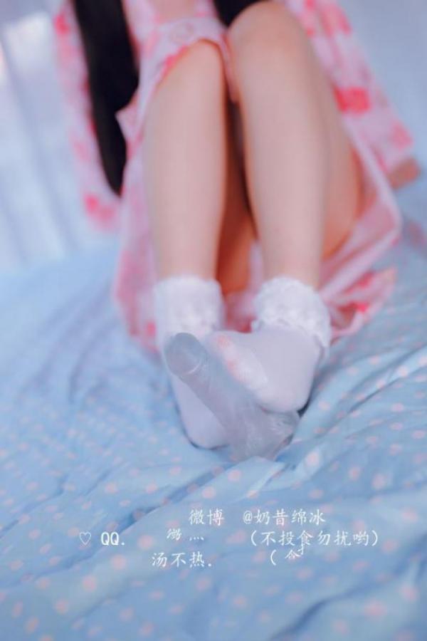 微博红人@[@喵呜酱(@下限少女奶昔绵冰@傲娇黑兔)]-浴衣自慰原版高清720P（1V32P）[106.87M]-福利好好看