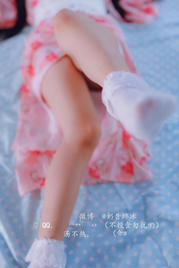 微博红人@[@喵呜酱(@下限少女奶昔绵冰@傲娇黑兔)]-浴衣自慰原版高清720P（1V32P）[106.87M]-福利好好看