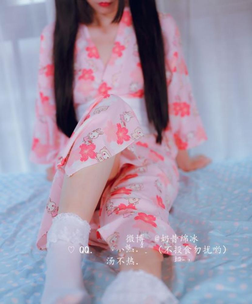 微博红人@[@喵呜酱(@下限少女奶昔绵冰@傲娇黑兔)]-浴衣自慰原版高清720P（1V32P）[106.87M]-福利好好看