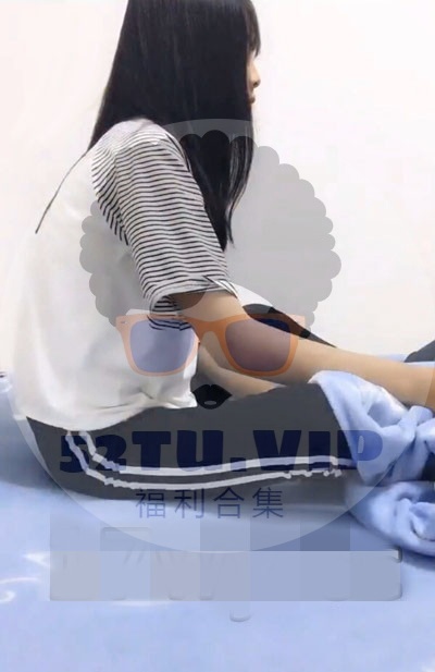 学生妹女主播哈尼MM多体位3P大秀直播视频-福利好好看