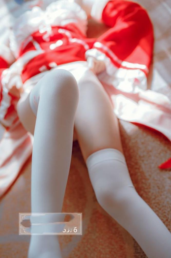 微博红人@[奈莉酱]一个非常会完主题的一个MM-圣诞蕾姆原版高清（1V46P）[87.43M]-福利好好看