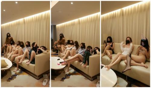 [精选付费资源]b66牛B史上首次7女一起表演個個都極品情趣内衣[2.4G]-福利好好看