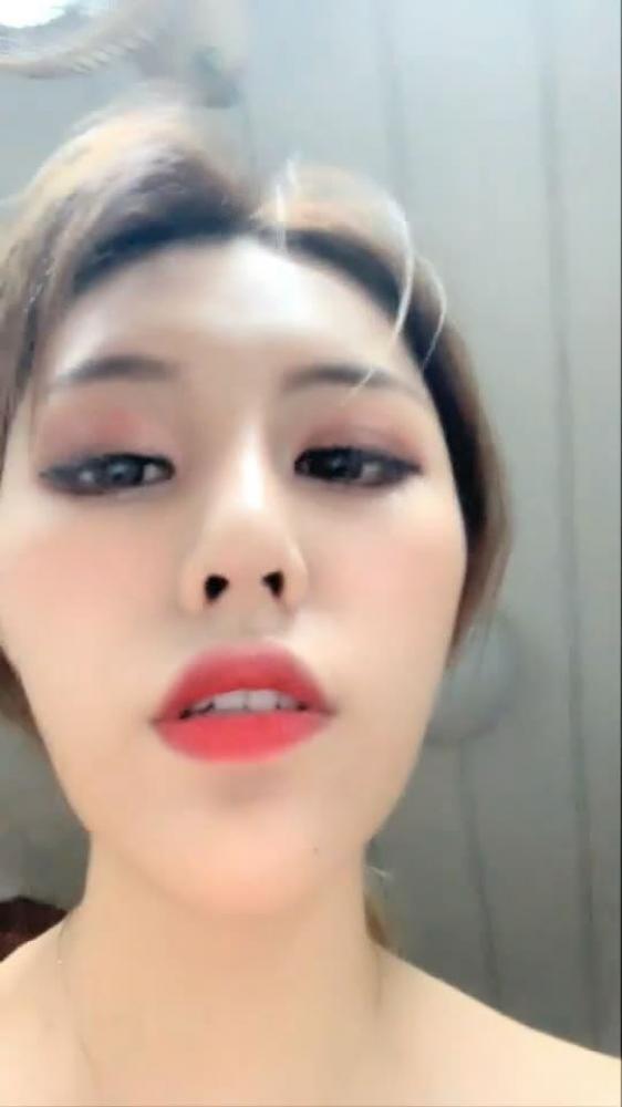 苗条身材长发妹子宿舍诱惑秀椅子上露逼自摸微毛粉嫩换了好几天情趣装很是诱惑喜欢不要错过[461.05M]-福利好好看
