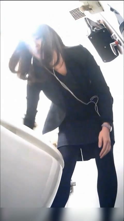 美女如云的餐厅高级坐厕偷拍第36季大冷天还穿短裤的美眉[462.00M]-福利好好看