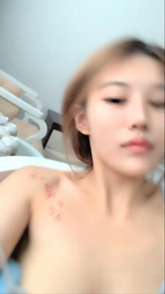 高颜值苗条身材妹子漏奶漏逼诱惑椅子上脱下衣服特写逼逼掰开非常诱人很是诱惑喜欢不要错过[428.90M]-福利好好看