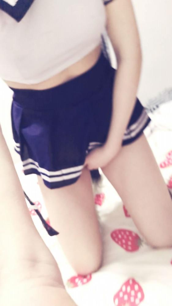 网络红人@[莱莱小宝贝]JK学生制服爸爸的小骚货～喷潮喷水水原版高清[514.53M]-福利好好看