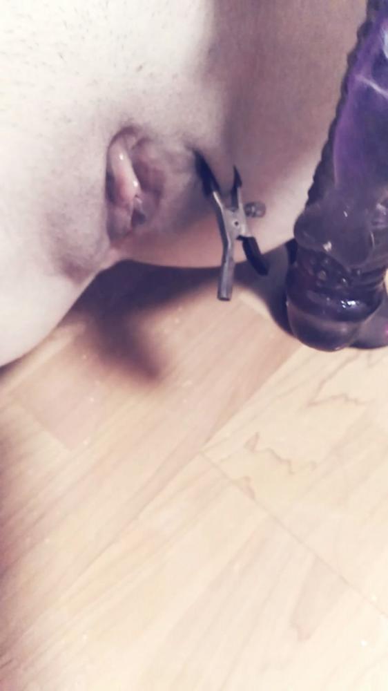 网络红人@[莱莱小宝贝]JK学生制服爸爸的小骚货～喷潮喷水水原版高清[514.53M]-福利好好看