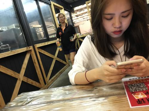 国内真实作品气质丰满妹子吃饭被下药带回酒店随意玩-福利好好看