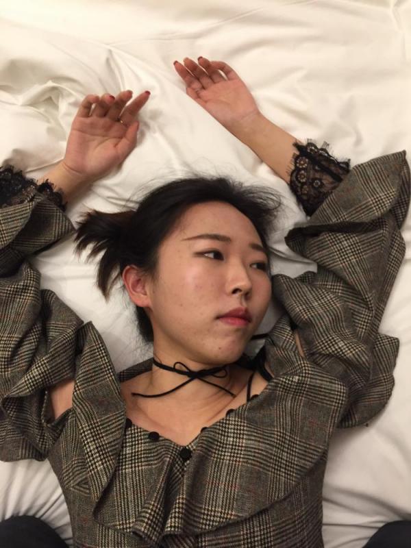 [无印原档]真实迷奸网袜美少女，扣逼，摆弄，口交，操逼一应俱全-福利好好看