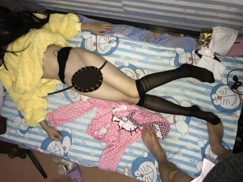 身材极好的黑丝骨感小美女生理期被mj玩弄-福利岛