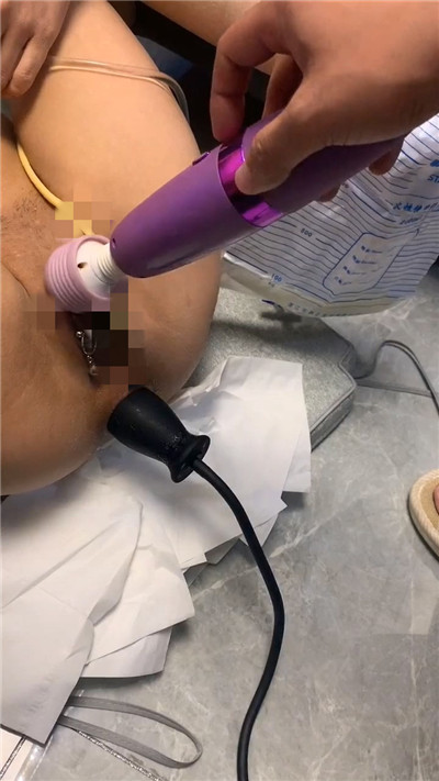[三哥重口]阴环女系列2穿阴环暴力扩肛导尿双插上-福利好好看
