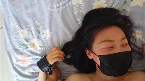 19岁美女大学生窒息,听话,呻吟声入耳,任丝袜勒紧直至完全不动-撸先生
