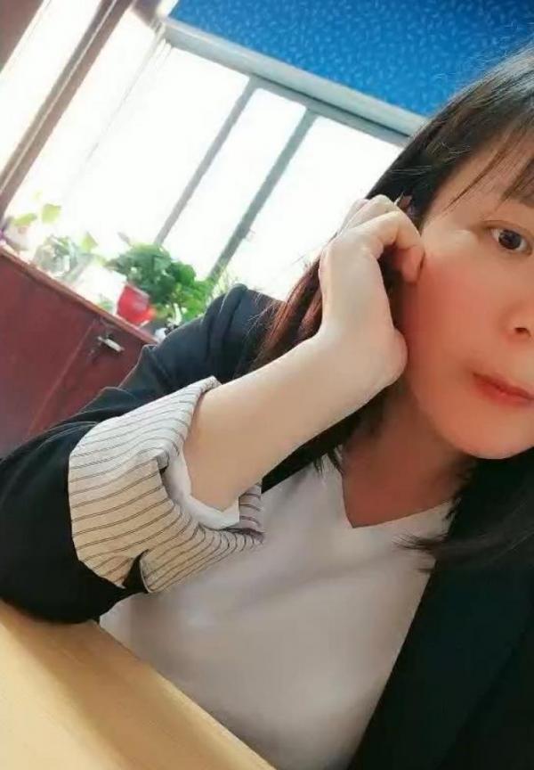 巨乳实习生老板的小秘书福利视频1V-福利好好看
