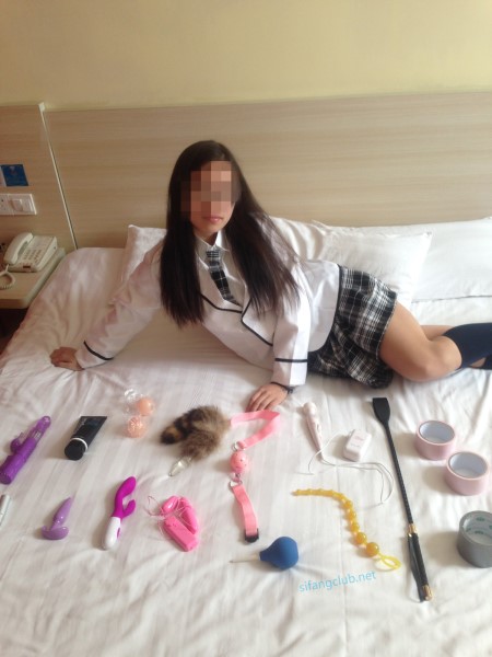 大学生女友芝芝的母狗露出驯化之路-福利好好看