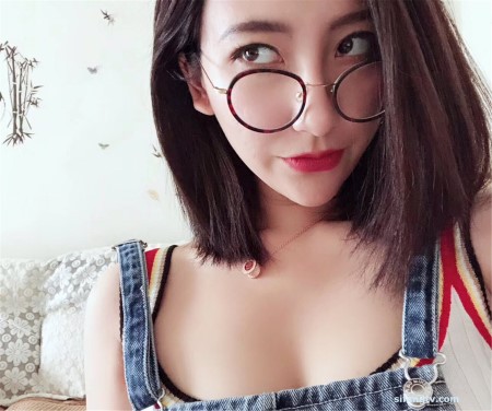 [白富美流出]神颜骚货美女与巨屌男口活啪啪露脸-福利好好看