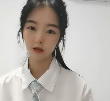 清纯牙套妹JK装诱惑视频1V-福利好好看