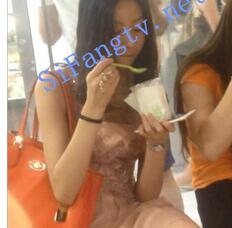 [CD抄底]精品国产PL系列91-美女吃冰淇淋不知自己前后失守-福利好好看