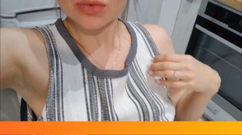 饥渴难耐美女怀胎十月和男友同居啪啪视频合集-聚合福利