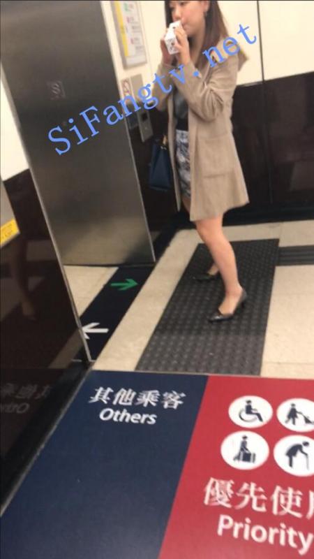 [CD抄底]XG系列152-154-红裙小美女穿个透明安全裤有意思？-福利好好看