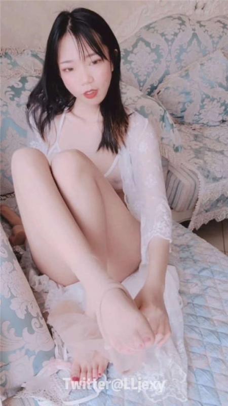 小仙云 – 十分钟露脸白丝蕾丝情趣[1V/301MB]-福利好好看