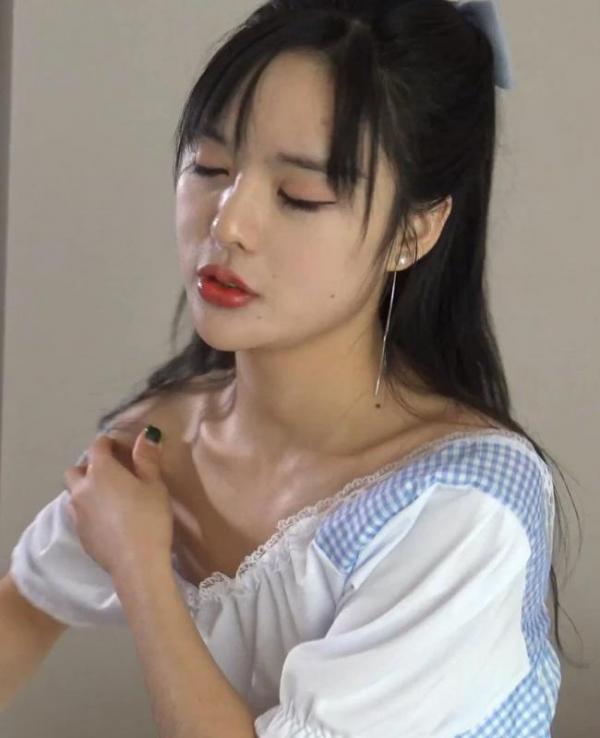 摄影师艺校美女宾馆私拍性感女仆装1V-福利好好看