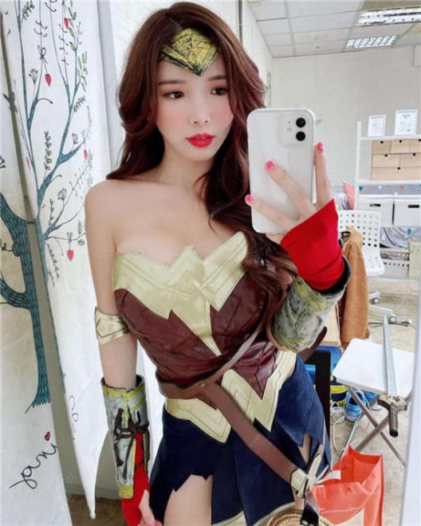 最近火爆美少女〖不见星空〗定制版–原版蜘蛛侠大战性感女蜘蛛侠[58P/1V/210MB]-福利好好看