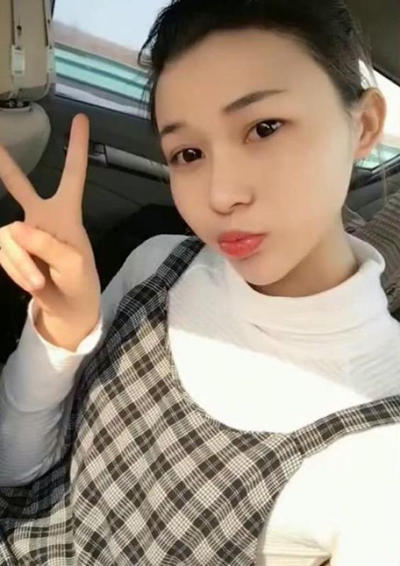 校花小女友在家自拍福利视频1V-福利好好看