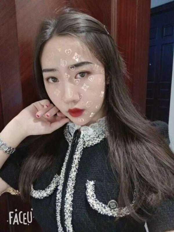 抖音半糖[草莓少女]阴穴犹如草莓般樱红，洞口小尿道口流出闪闪晶莹水水，娇喘甜美呻吟39V-福利好好看